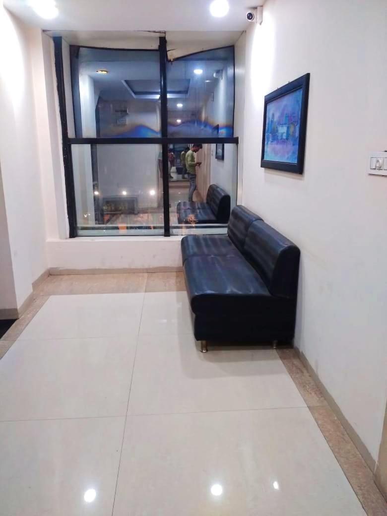 Hotel Tirupati Palace Indore Bagian luar foto